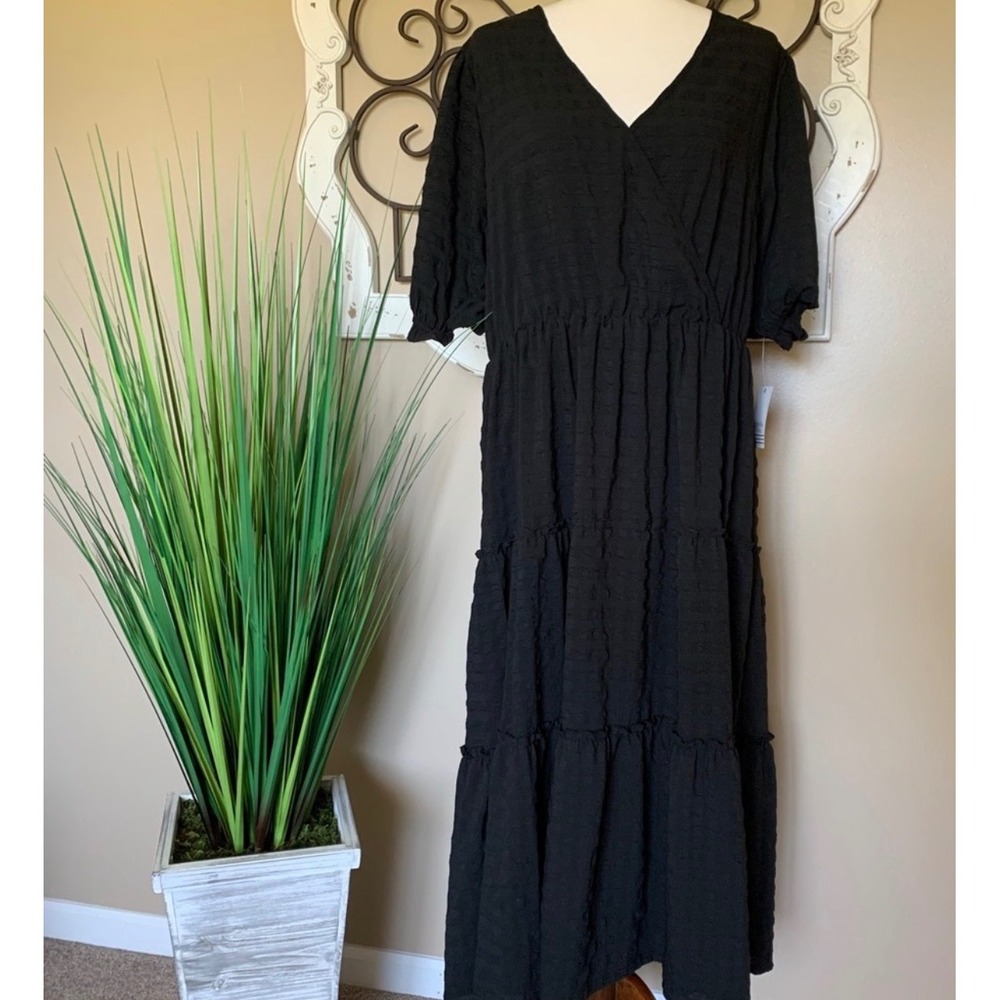 Ophelia Roe Wrap Dress Womensโ 2X Black NEW Textured Tiered Midi Puff Sleeve